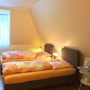 Barcelona 2*, Düsseldorf Almanya
