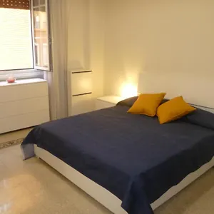 apt-in-the-piazza-bologna-area.it-romehotels.com/