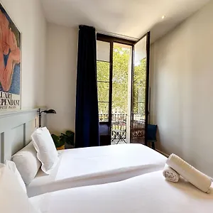 Som Nit Born 3*, Barcelona España