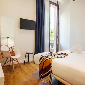 Som Nit Born 3*, Barcelona España